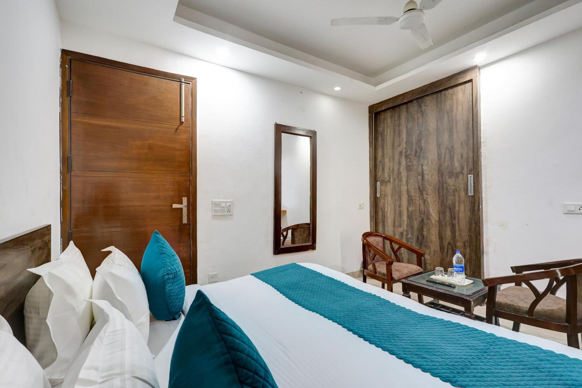 Hotel Aron By The Premium Villa ニューデリー エクステリア 写真